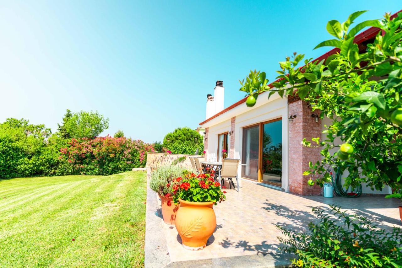 Villa Bougainvillea Epanomi Exteriér fotografie